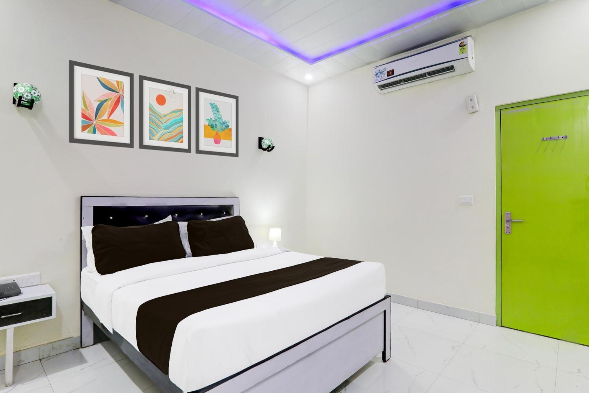 Super Hotel O Banthara Near Airport Banthra Sikandarpur Екстер'єр фото