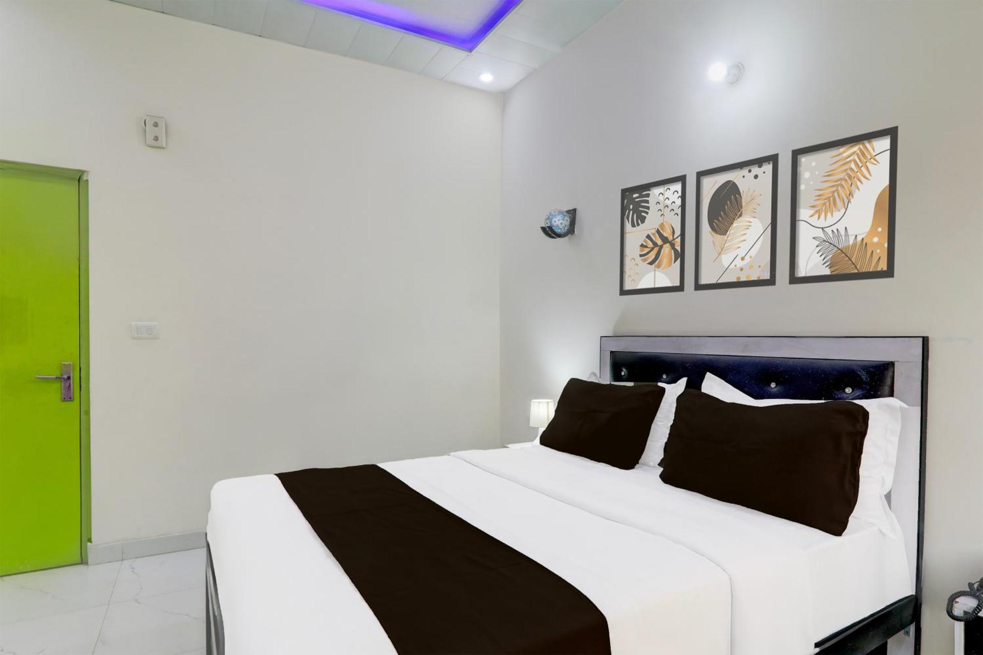Super Hotel O Banthara Near Airport Banthra Sikandarpur Екстер'єр фото
